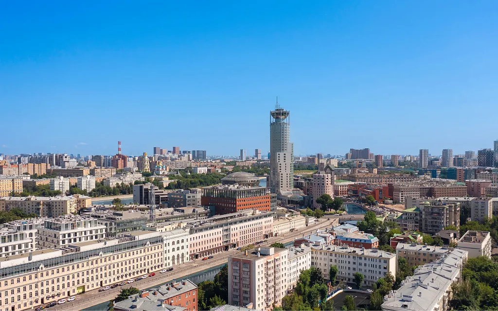 Вид из квартиры на набережной Москвы-реки