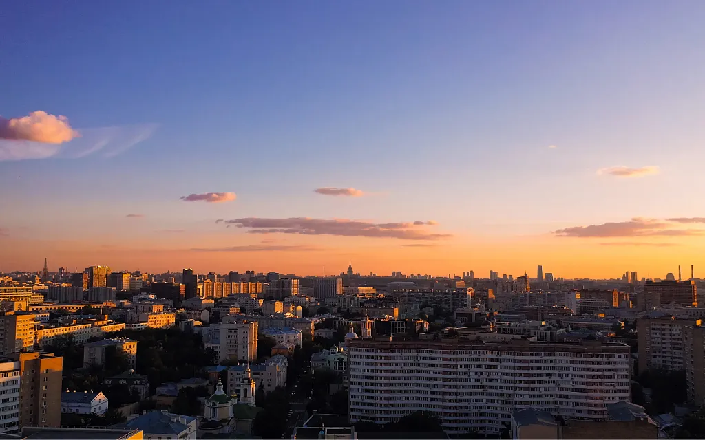 Вечерний вид: купить квартиру на набережной Москвы-реки